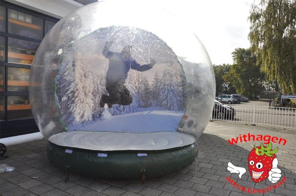 Snow globe met mens erin